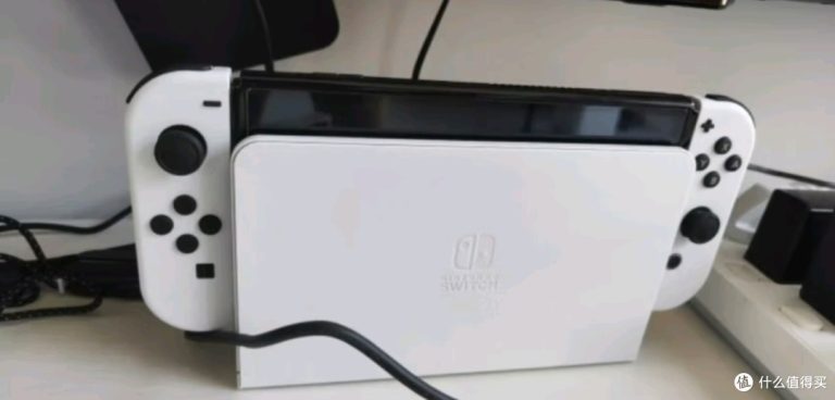 Nintendo Switch任天堂 游戏机 Switch NS港版OLED版配白色