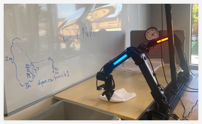 ​机器人公司Dyna Robotics发布新型AI模型DYNA-1，助力机器人手臂实现更复杂任务