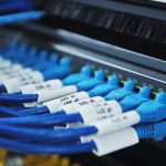 日立能源警告：AI 中心的电力需求波动可能威胁全球电力供应稳定